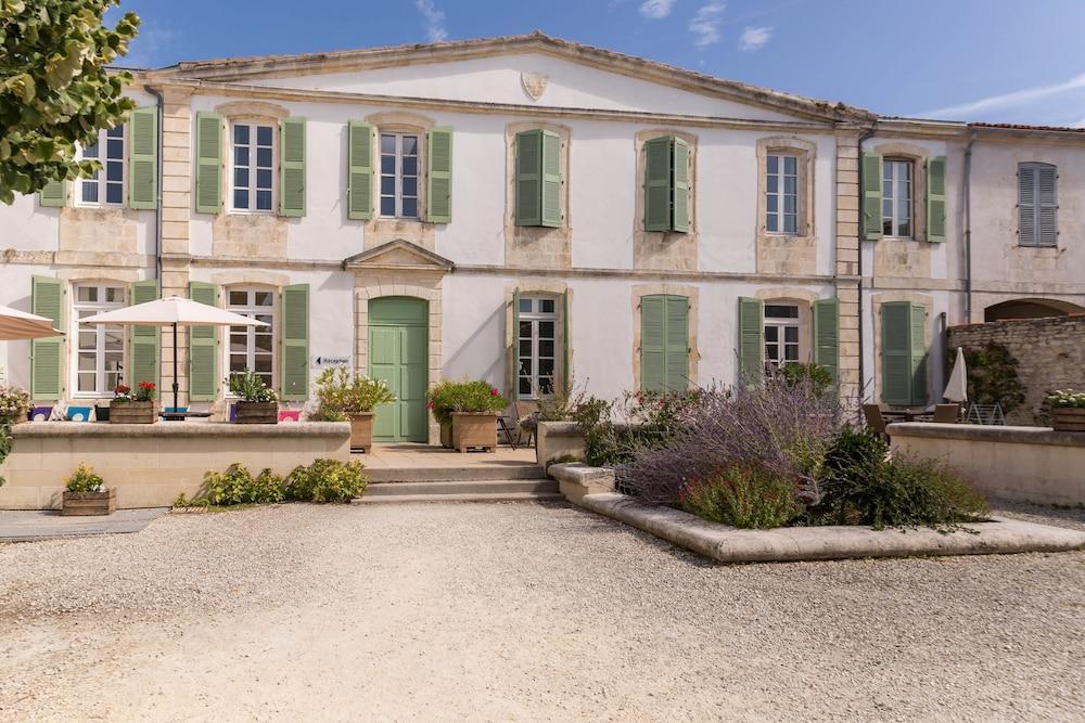 Pierre & Le Palais Des Gouverneurs Vakantiepark