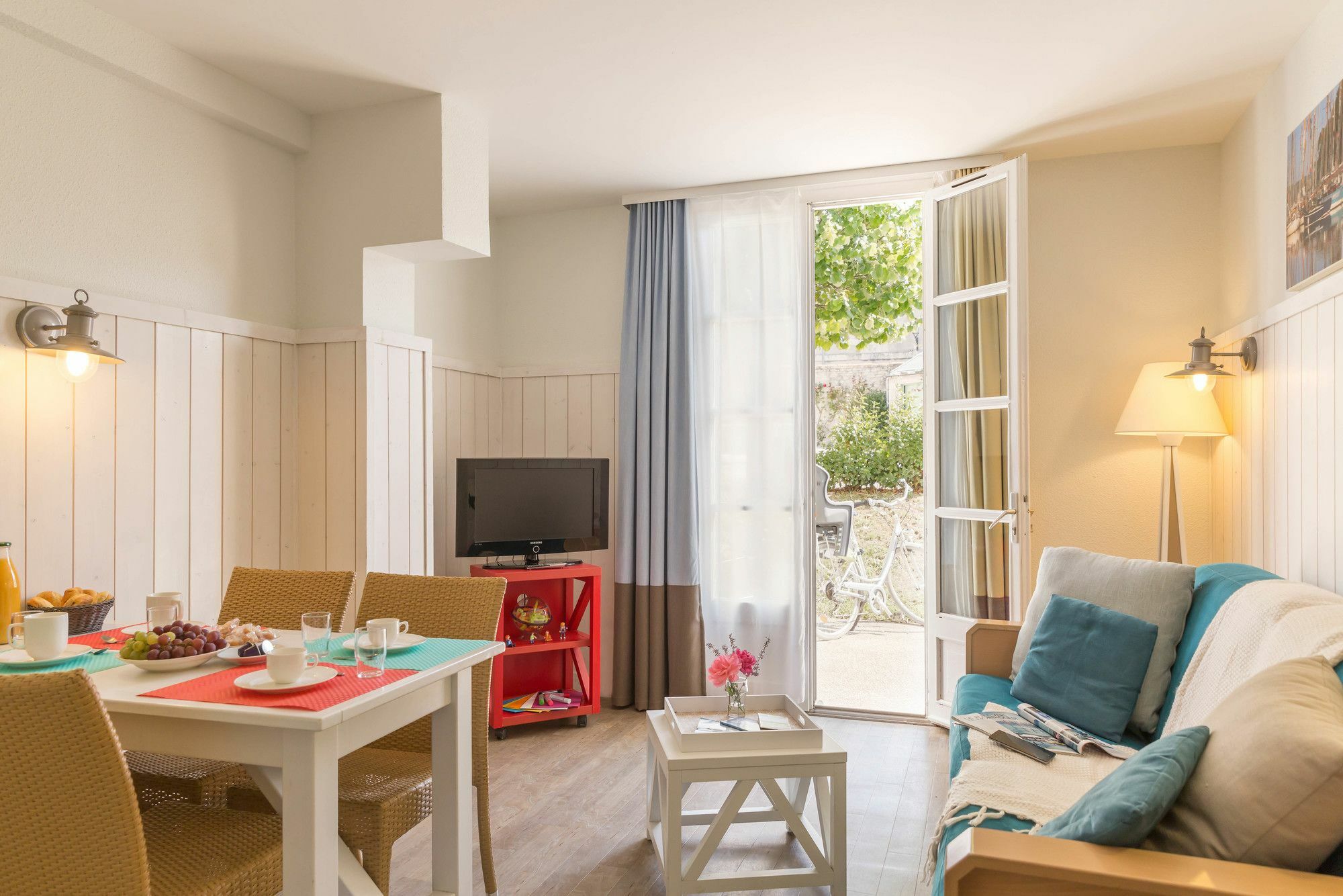 Pierre & Le Palais Des Gouverneurs 4*